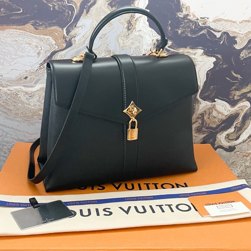 Louis Vuitton Rose Des Vents MM Grained Smooth Calfskin Black Leather Bag - Picture 2 of 15